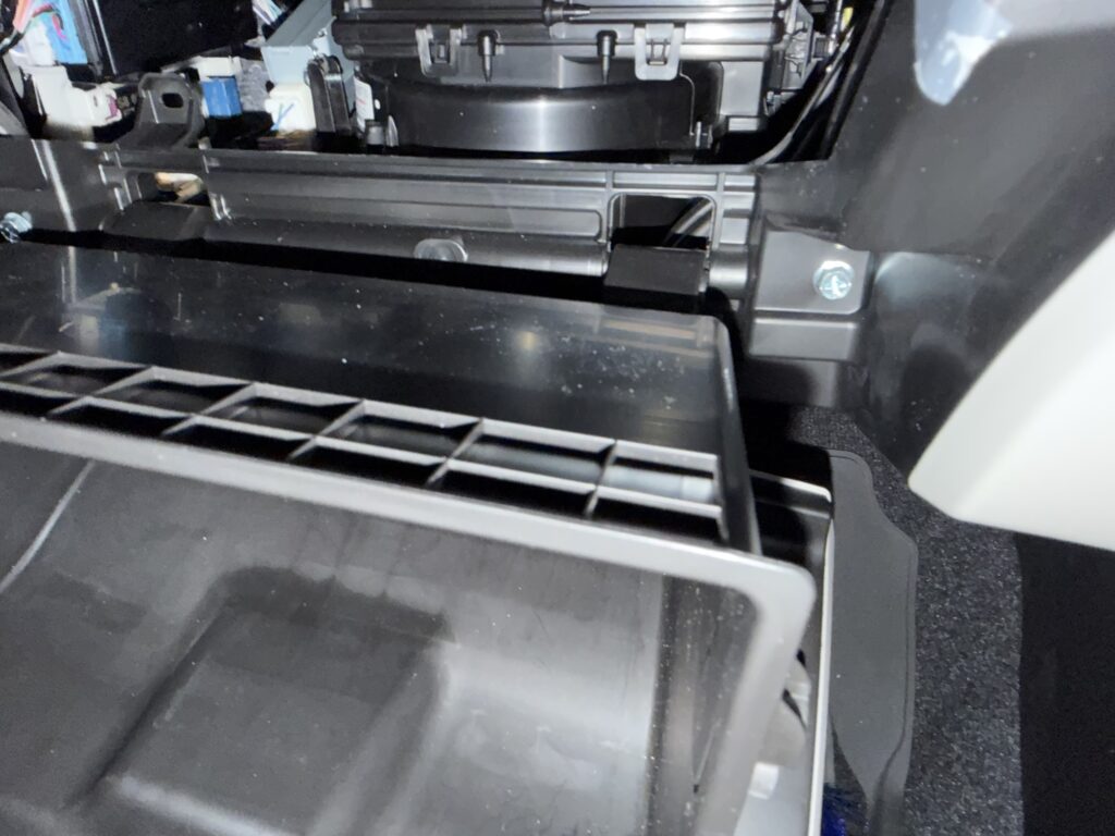 グローブボックス,取り外し,エアコンフィルター,車内,DIY,内装,助手席,フィルター交換,車両整備