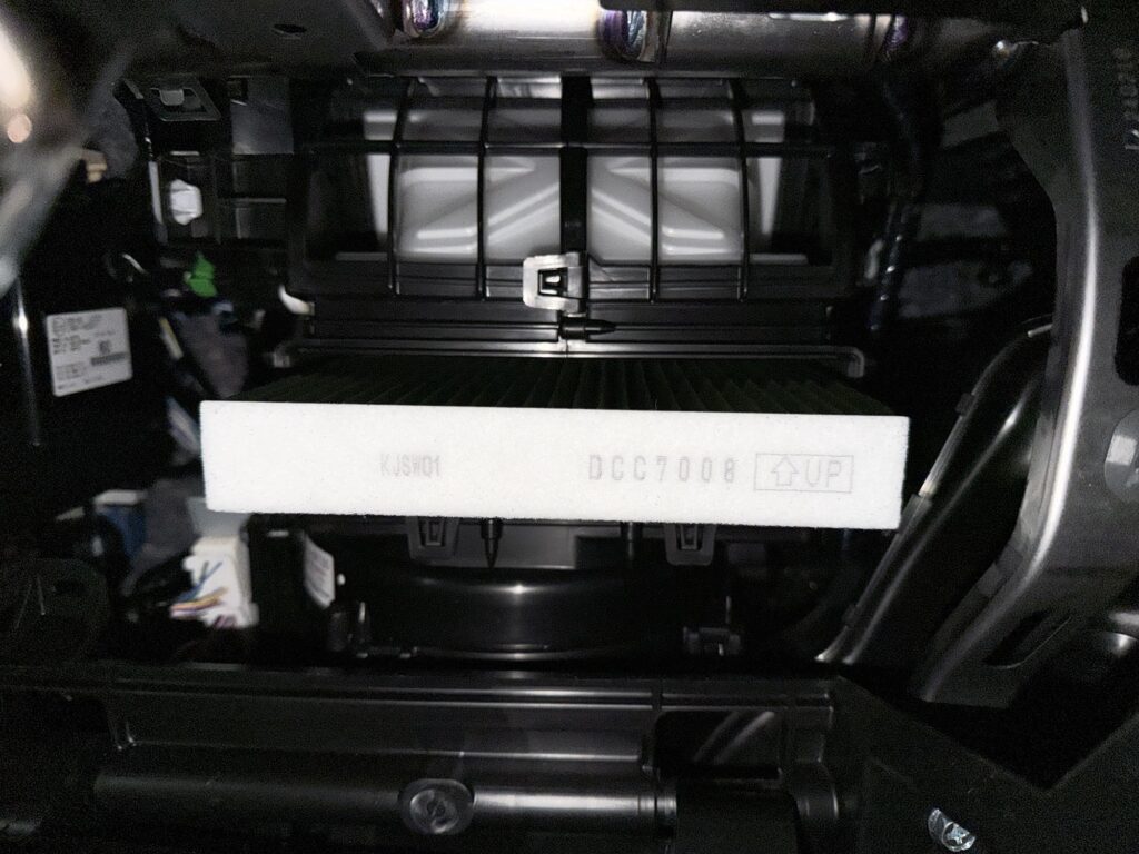 エアコンフィルター,花粉フィルター,DCC7008,車内空調,フィルター交換,DIY,カーメンテナンス,エバポレーター,エアコンユニット,KJS#01