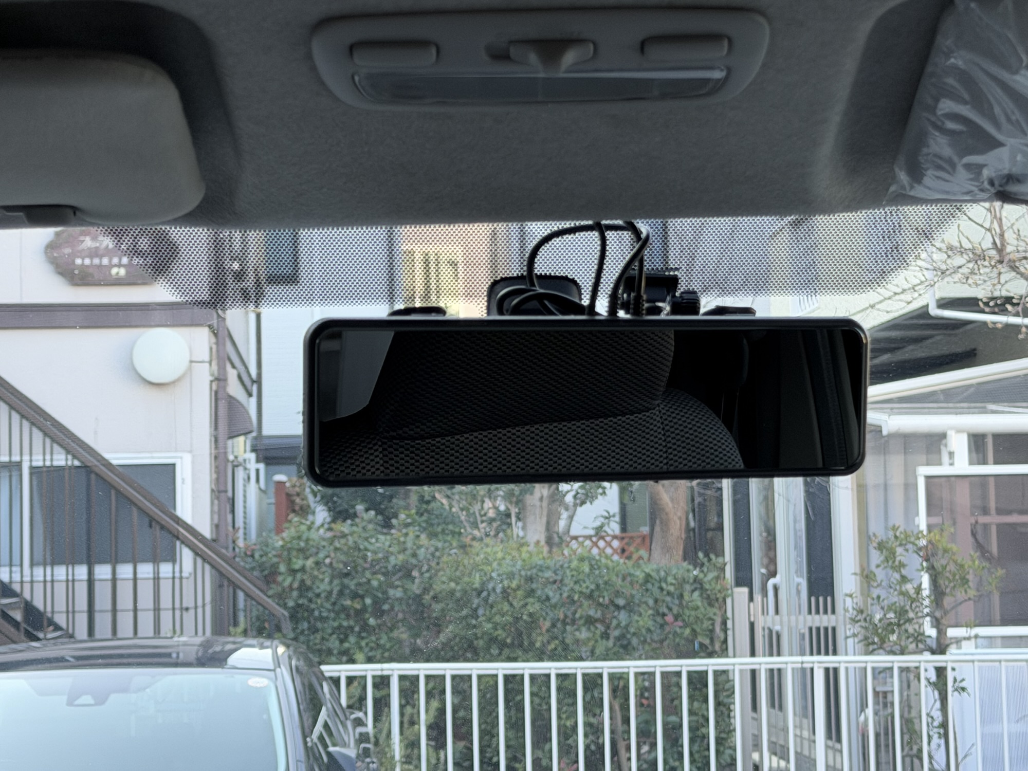ドライブレコーダー,ルームミラー,前後カメラ,DIY取付,車内,ミラー型,配線,カーアクセサリー,ドラレコ設置