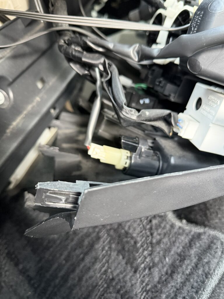 トヨタ,配線,コネクタ,ハーネス,DIY,内装,電装,カスタム,車内配線,整備