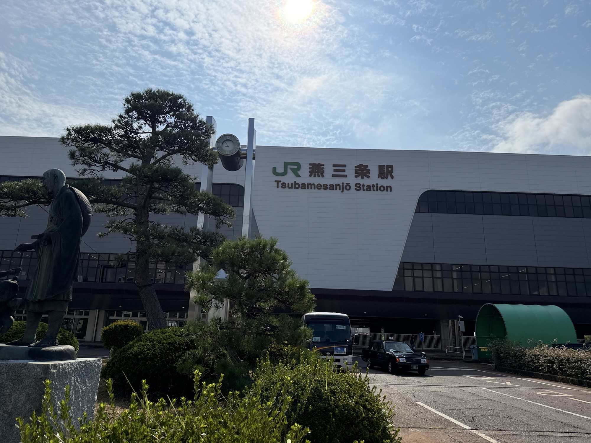 良寛さんと子どもの像