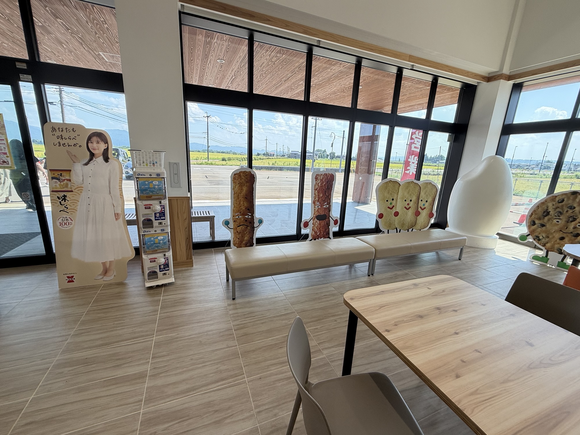 店内のキャラクターオブジェ