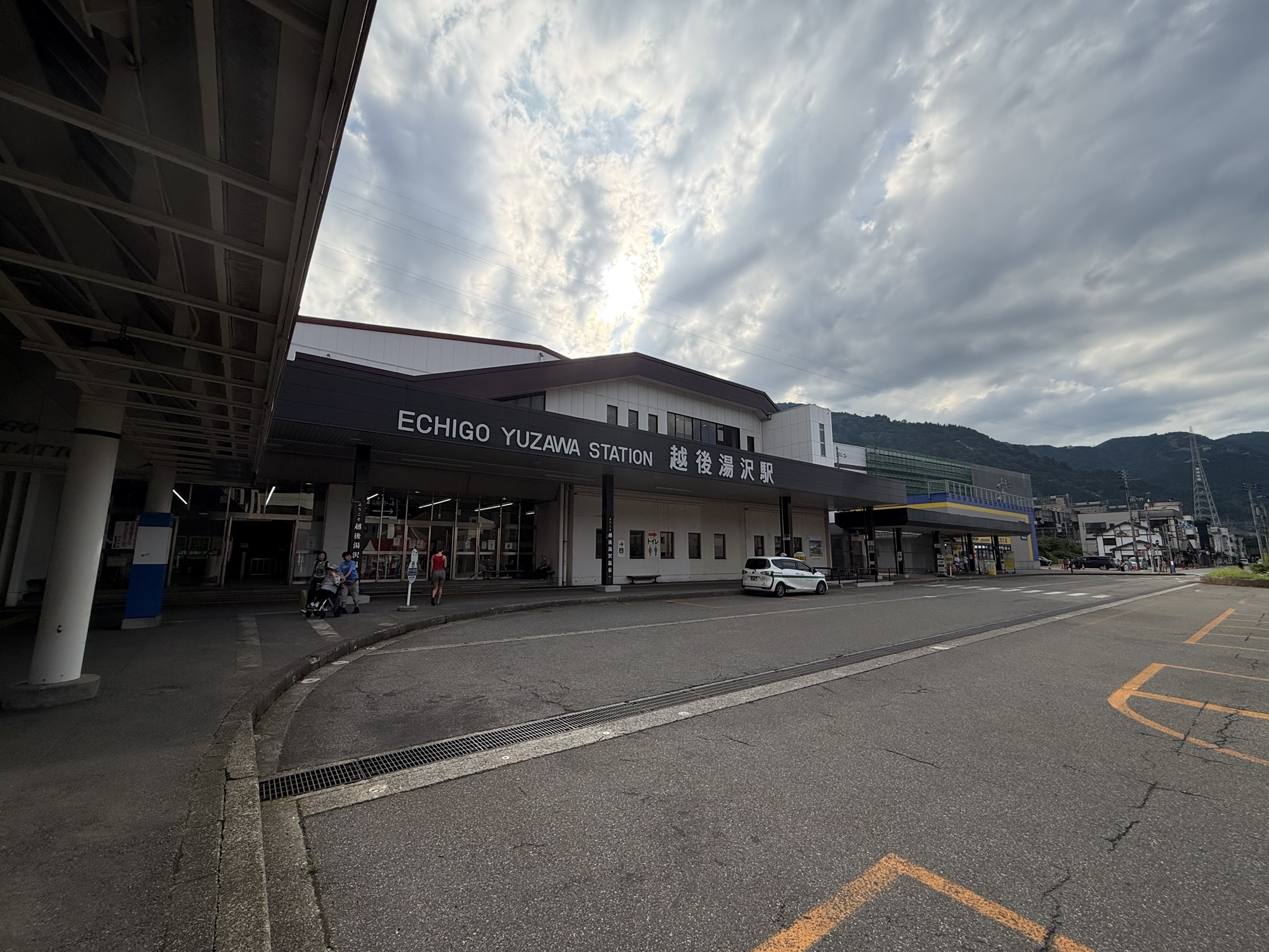 越後湯沢駅の駅舎外観